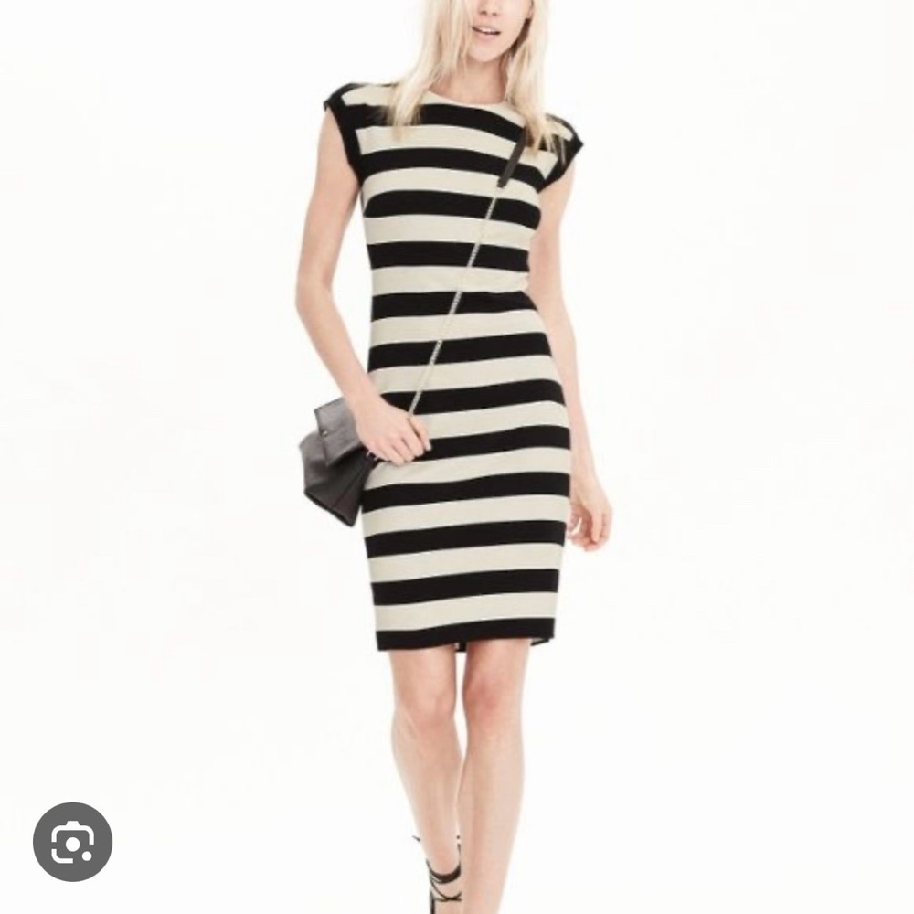 Banana Republic stretchy black and white dress - SZ 12